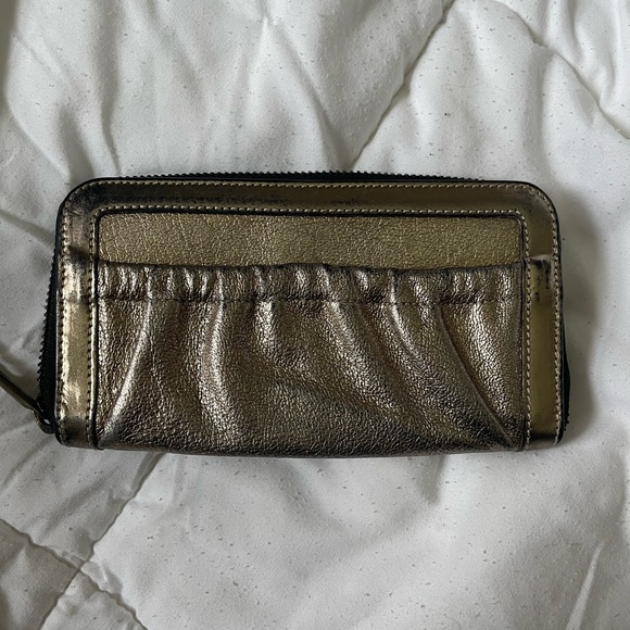 Burberry Metallic Wallet - Picture 3 of 6